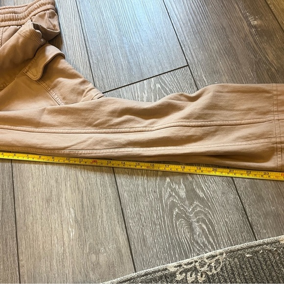 Athleta Farallon Cargo Crop Pant Size 4 - Picture 7 of 9